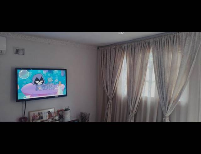 2 BEDROOM HOUSE FOR SALE IN SHALLCROSS